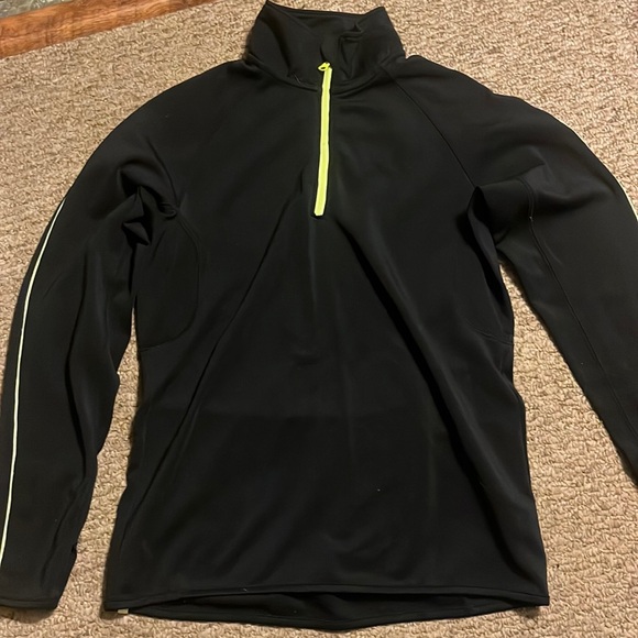 Puma athletic sweater. - Picture 1 of 1